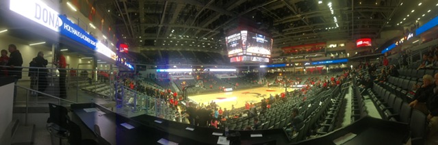 Bearcats volleyball bounces back to dominate Wichita State in newly-renovated Fifth-Third Arena